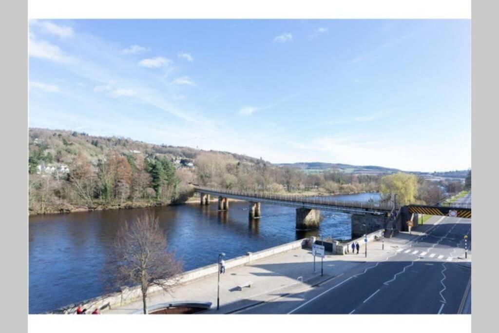 Stunning 2 Bedroom River View Apartment Perth Buitenkant foto